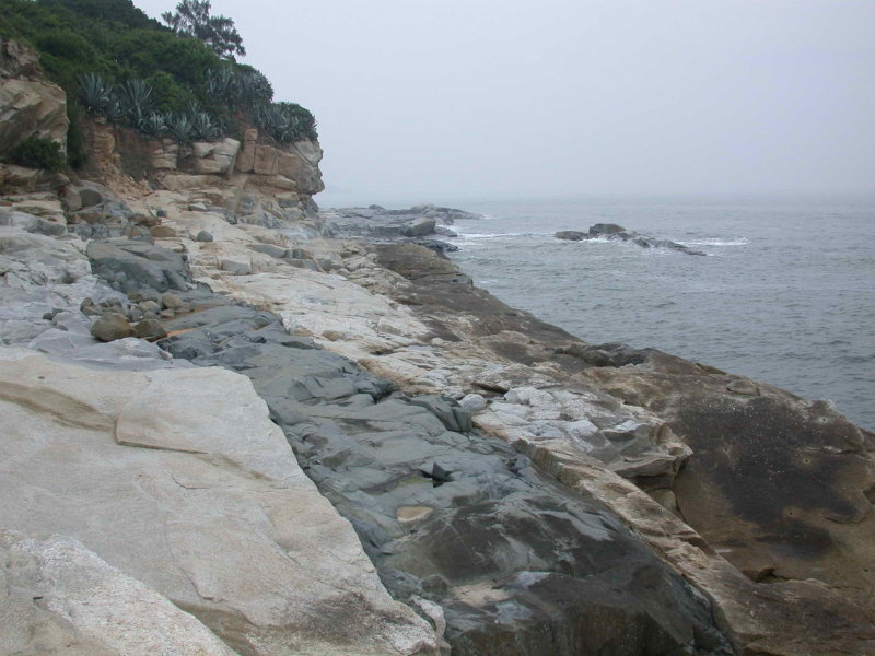 烈嶼東崗海岬露出的花崗岩