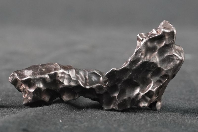 Sikhote-Alin鎳鐵隕石，9x4x3公分。