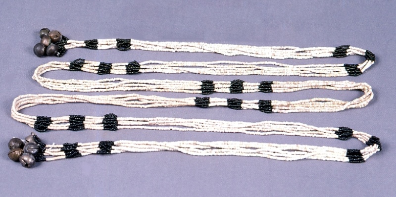 泰雅貝珠項鍊。(取材自科博館民族學檔案資料)