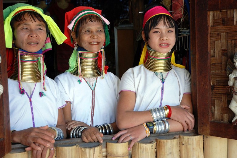 著名的銅頸族(Padaung),屬於克耶族的一支,居住在撣邦南部、克耶邦與泰國西北部(Thomas Schoch, WC)。