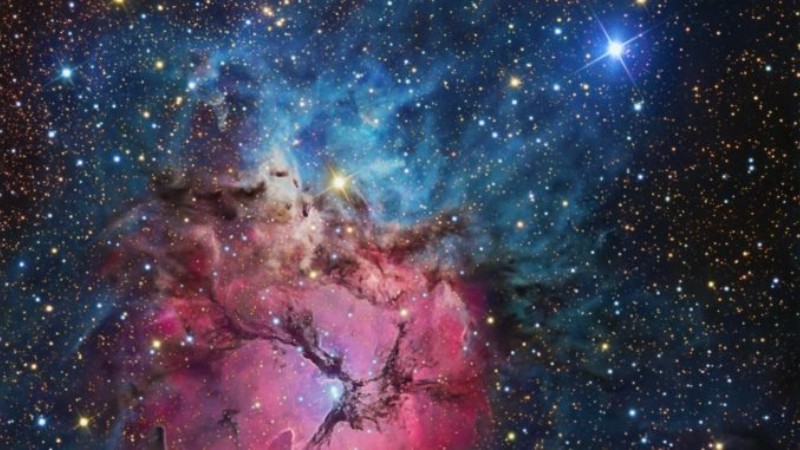 哈伯太空望遠鏡所拍的M8星雲