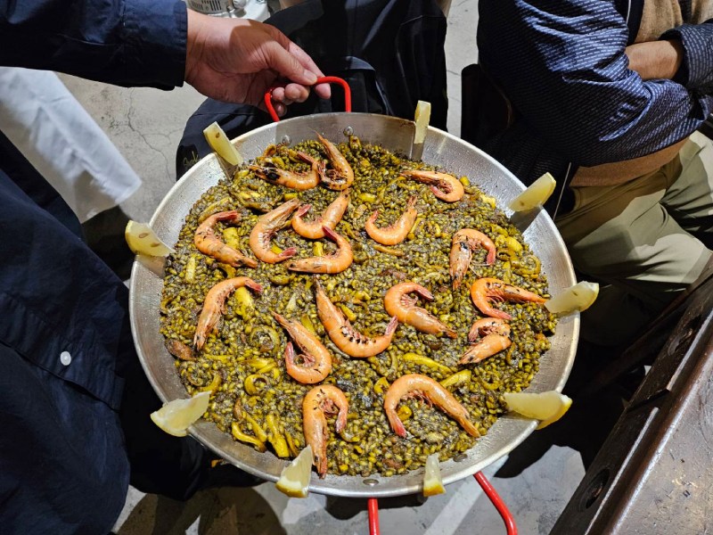 以西班牙燉飯遙想 17 世紀的情景（圖／廖紫均）